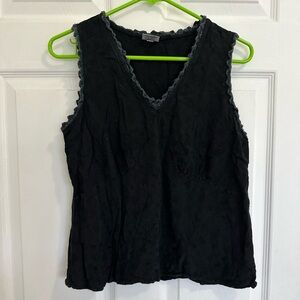 Rayan cute black top..18